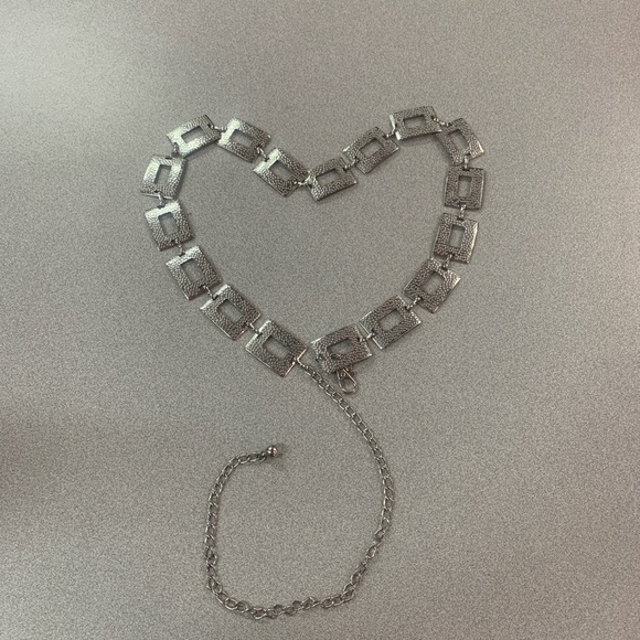 STUNNING silver/metallic clip on belt💎 - Picture 1 of 3